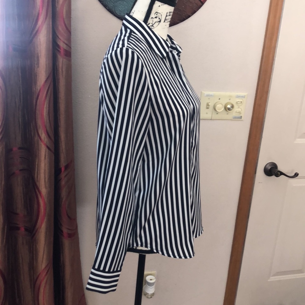 H&M blouse - Picture 3 of 7